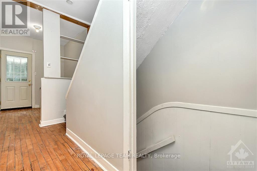 2 - 63 SWEETLAND AVENUE