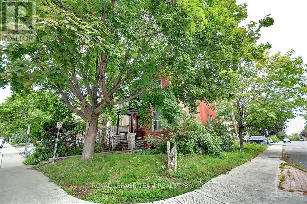 2 - 63 SWEETLAND AVENUE