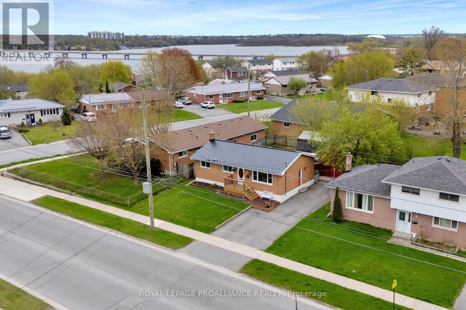 54 WELLER AVENUE