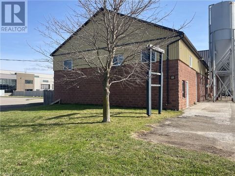 95 HAMILTON Road New Hamburg ON N3A2H1