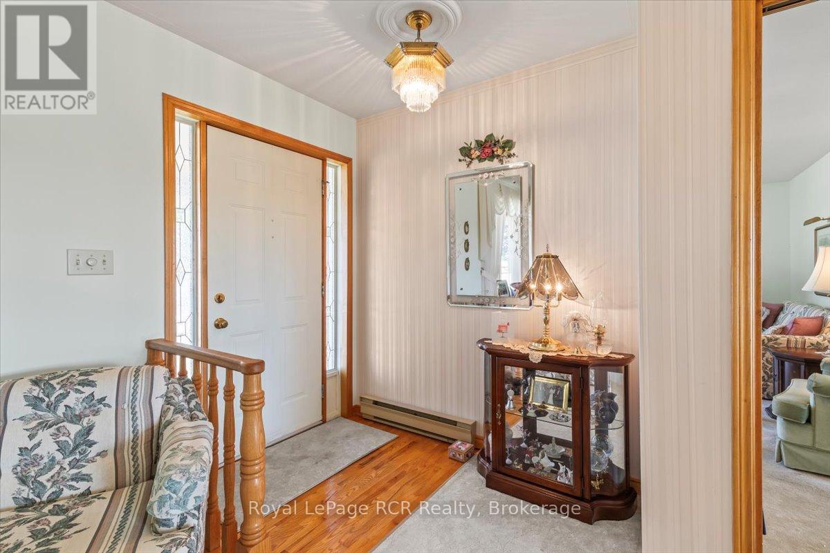 29 2ND STREET CRESCENT