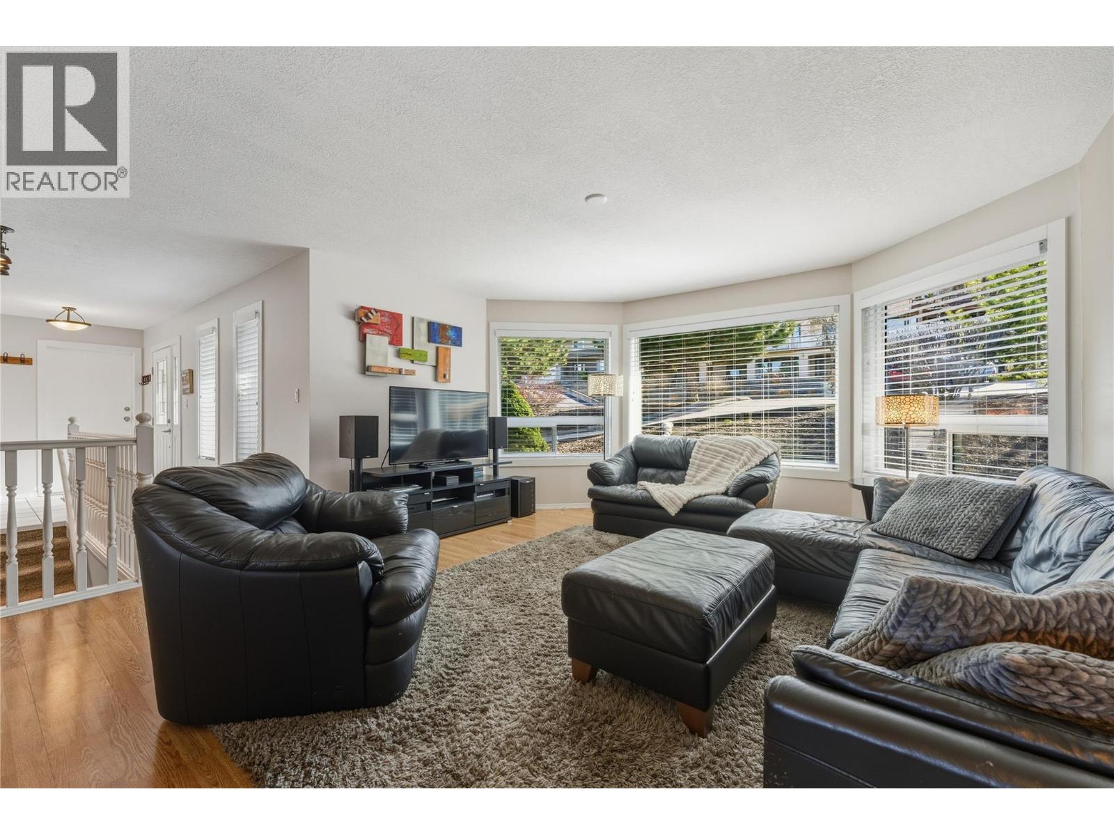 11405 Hillside Drive