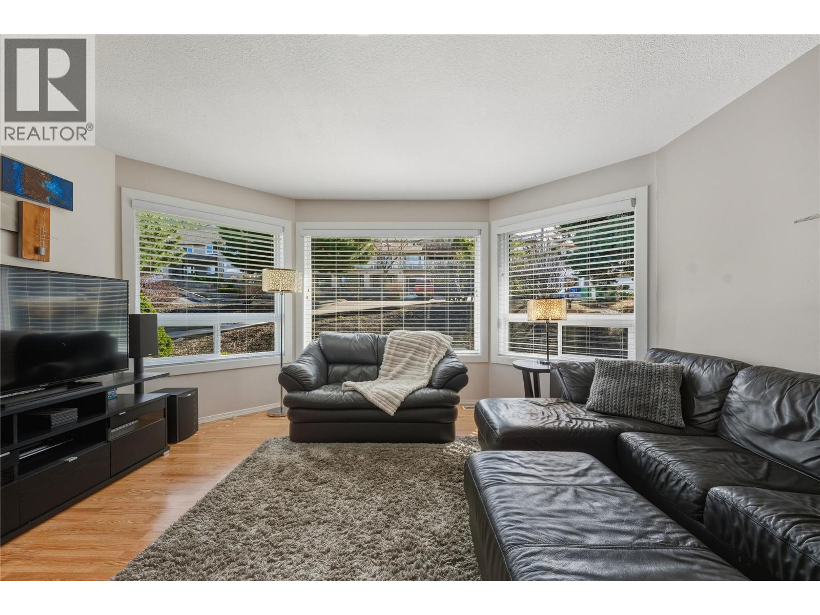 11405 Hillside Drive