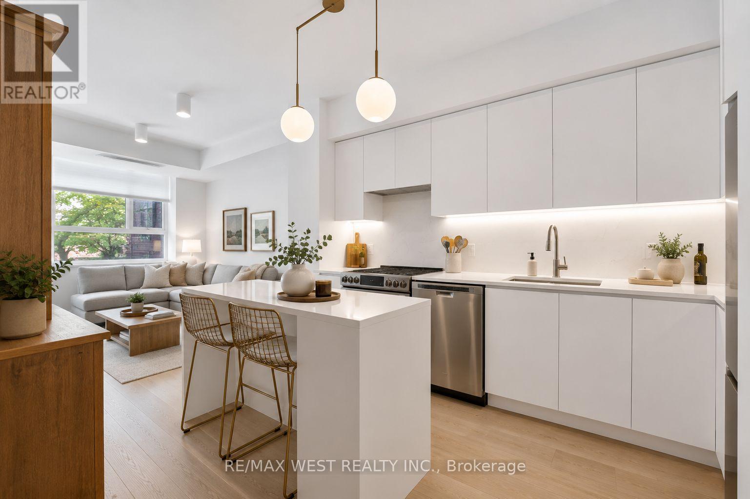 215 - 601 KINGSTON ROAD