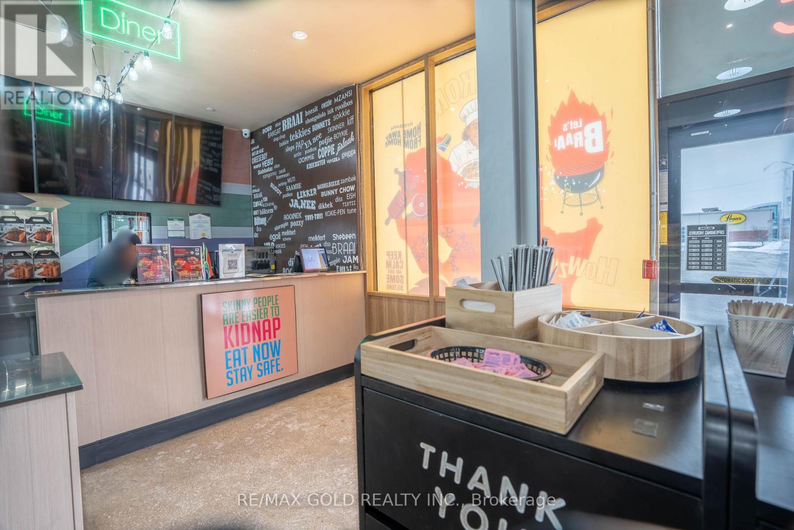 2 - 2110 DUNDAS STREET E