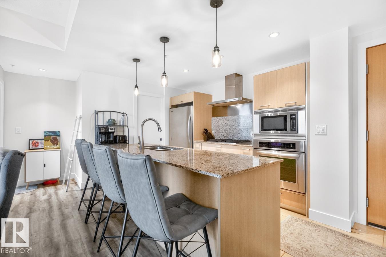 #407 2504 109 ST NW
