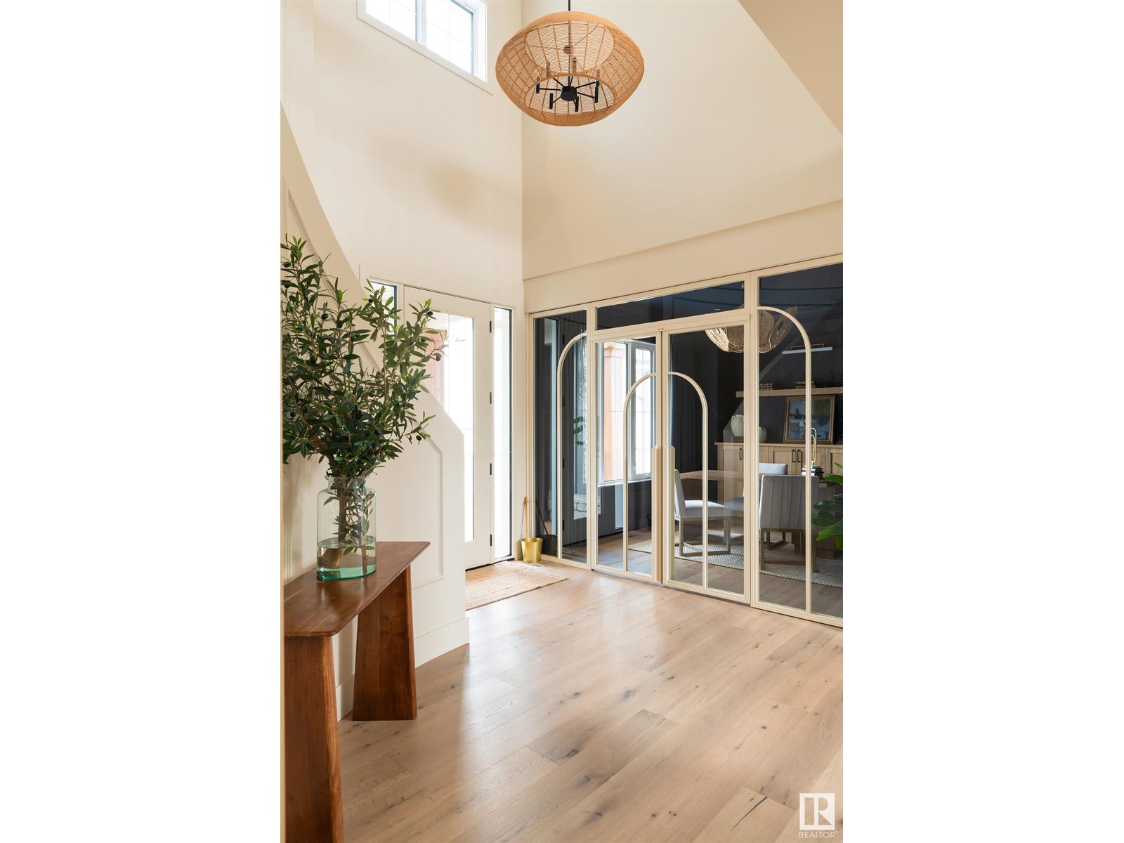 8 JARDIN PL