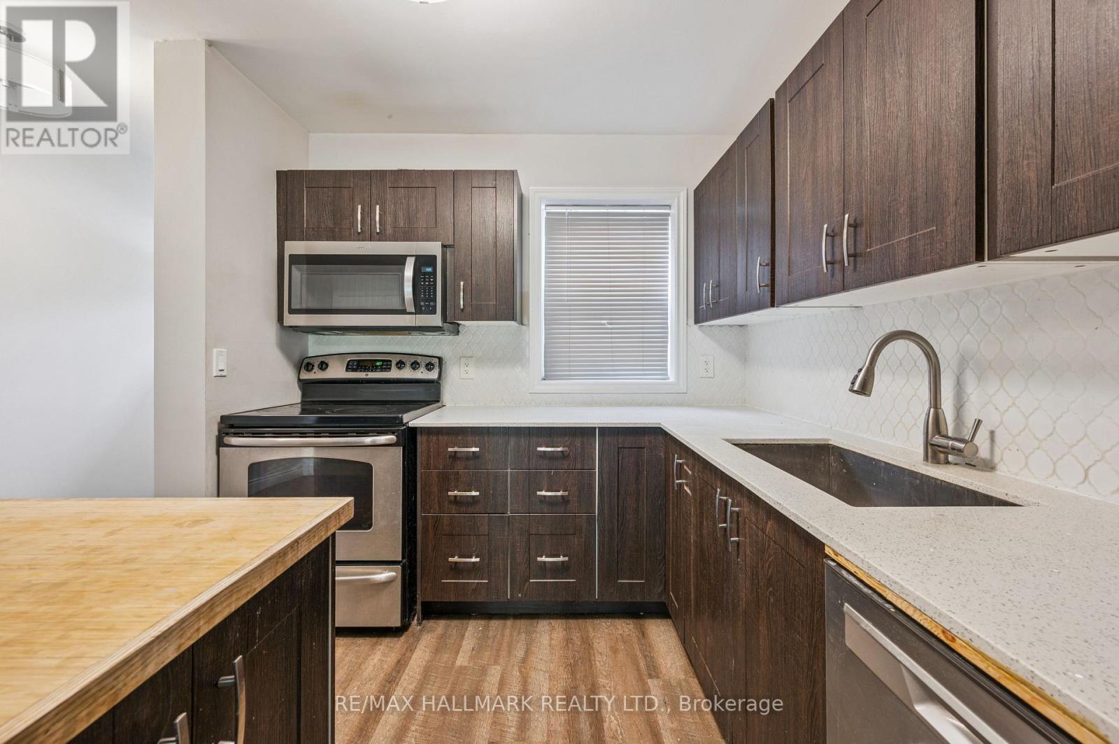 25 - 288 WESTCOURT PLACE