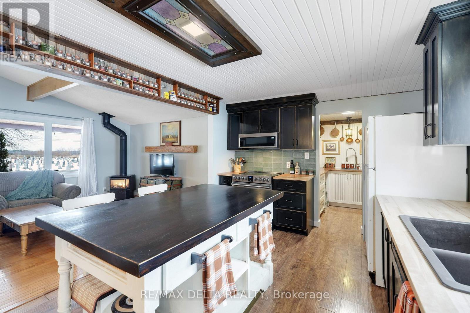 613 ST ISIDORE STREET