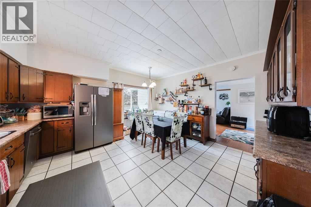 590 SIMCOE STREET
