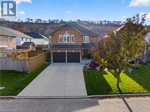 51 HICKORY Crescent Grimsby ON L3M5P9