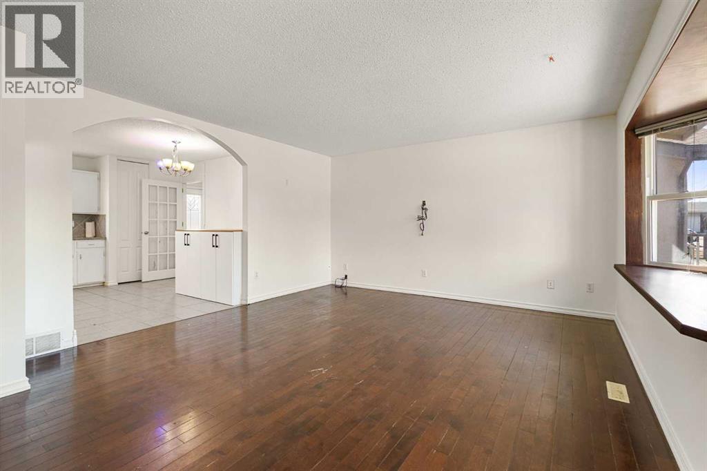 268 Madeira Place NE