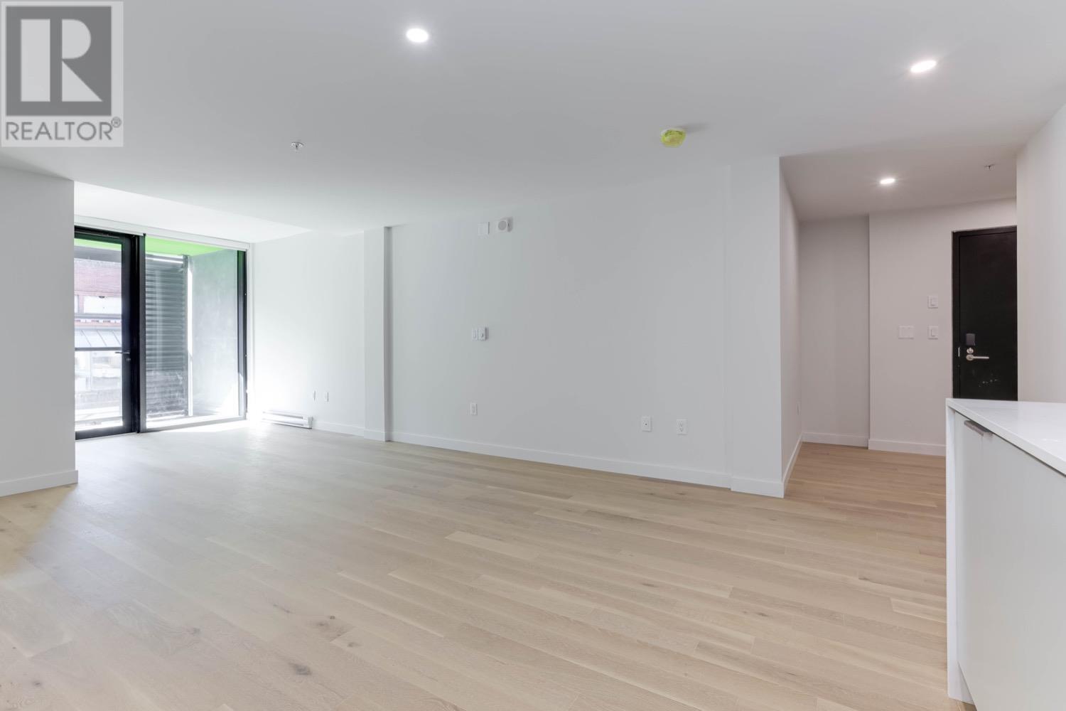 505 239 KEEFER STREET