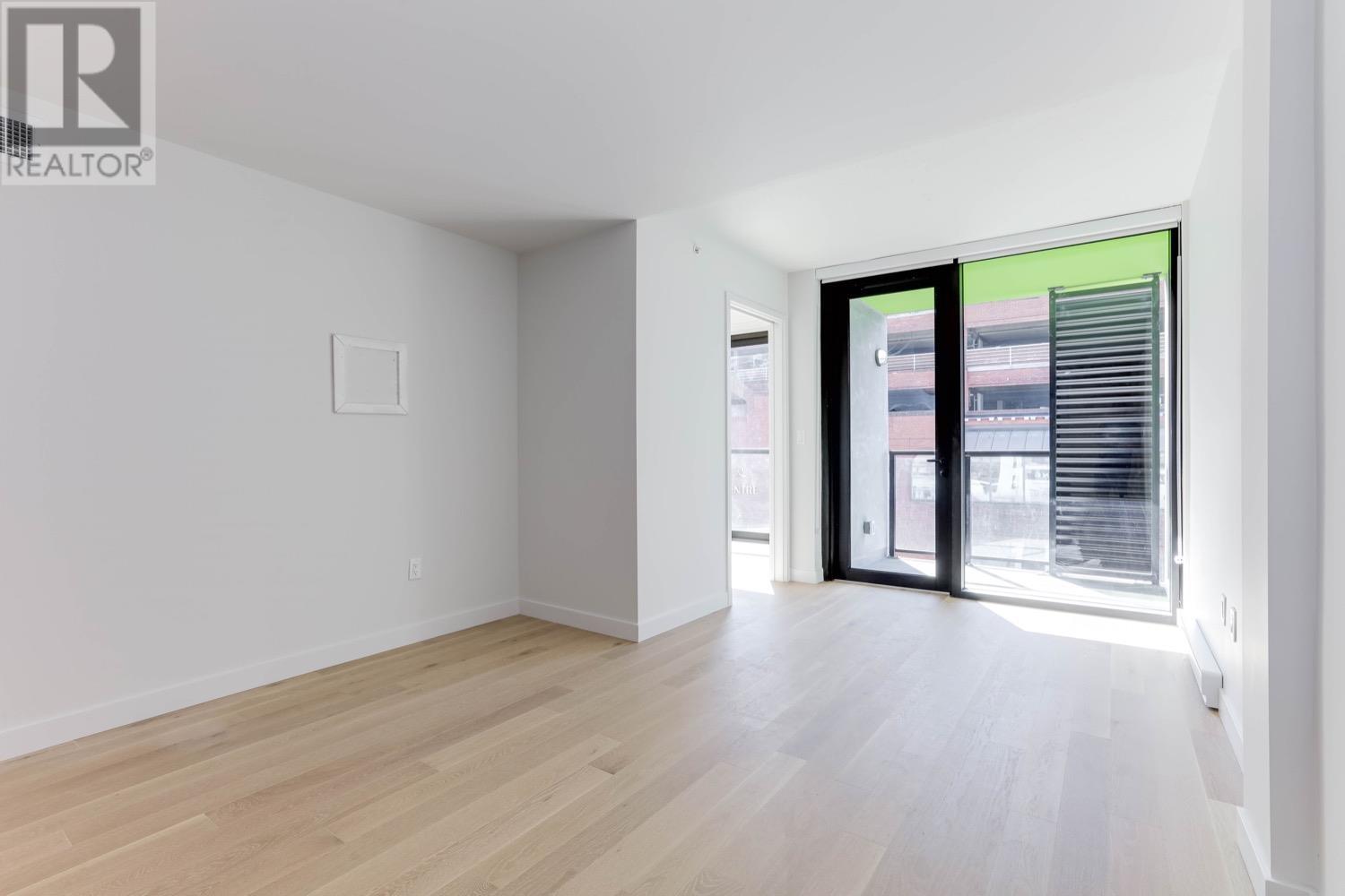 505 239 KEEFER STREET
