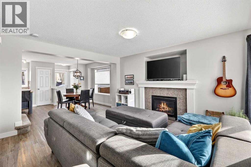 586 Evermeadow Road SW