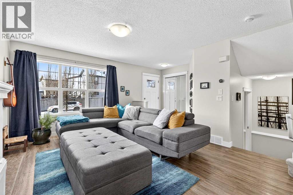 586 Evermeadow Road SW