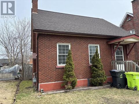 302 Sixth AVE Sault Ste. Marie ON P6C4K8