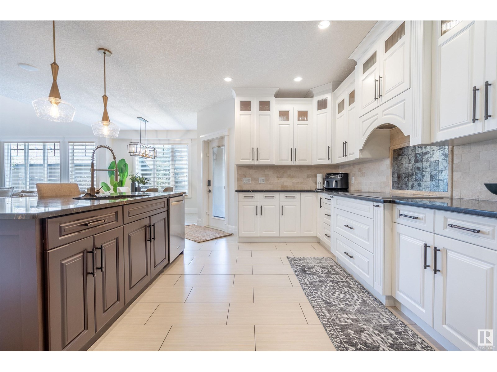 #20 10550 ELLERSLIE RD SW