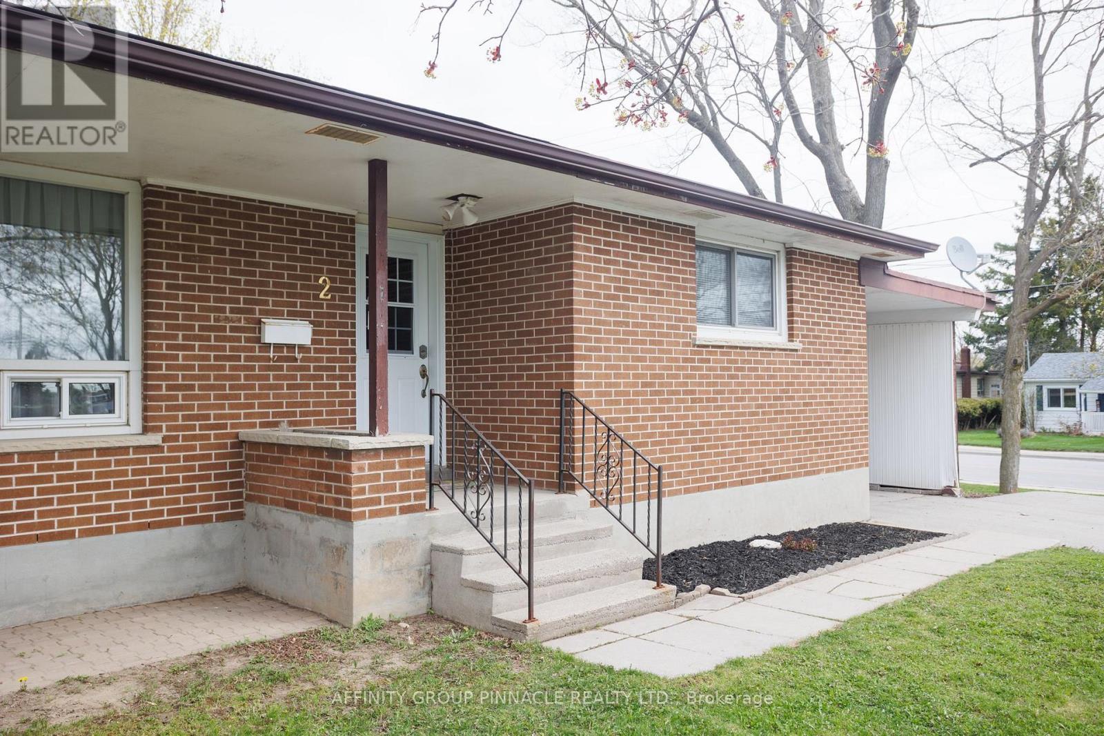 2 MAPLE CRESCENT