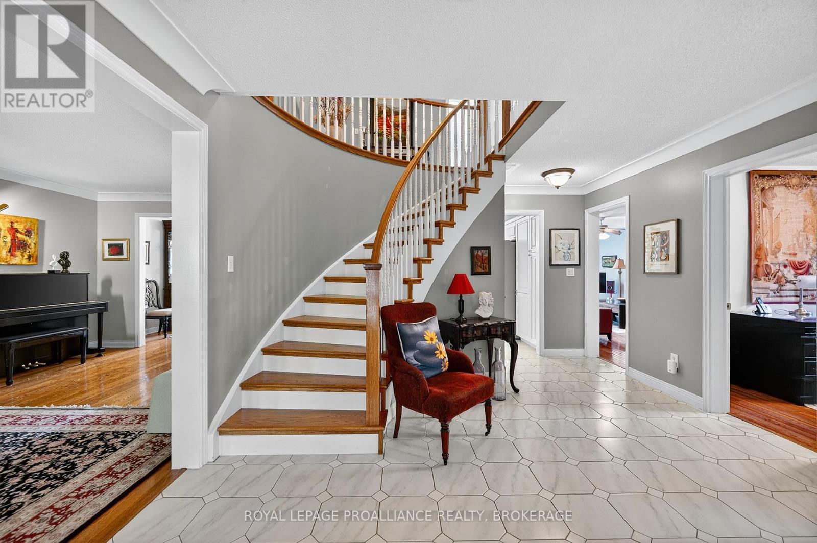 1098 CAITLIN CRESCENT