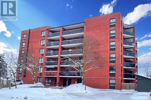 102 - 536 11TH AVENUE Hanover ON N4N2S4