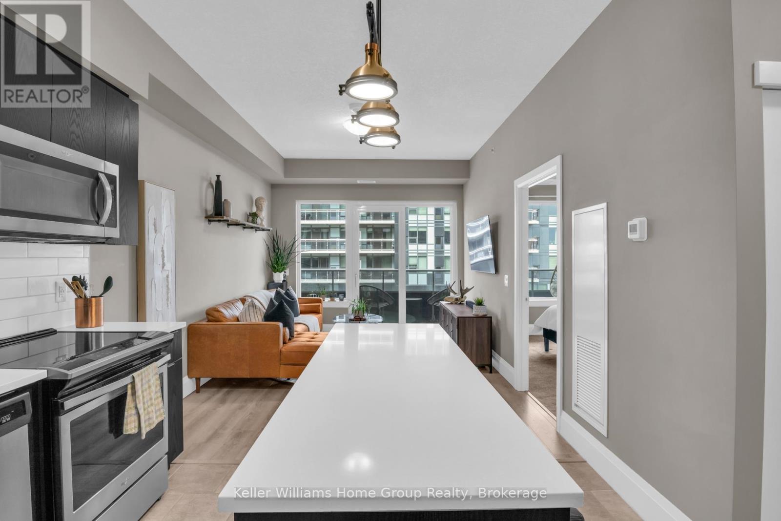 515 - 73 ARTHUR STREET S