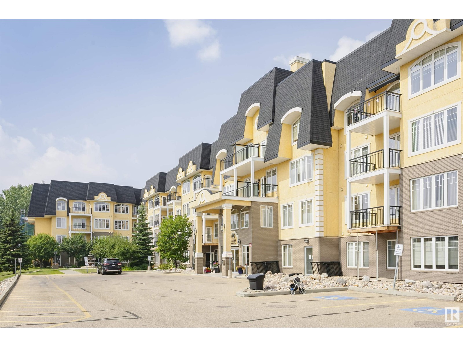 #207 9820 165 ST NW
