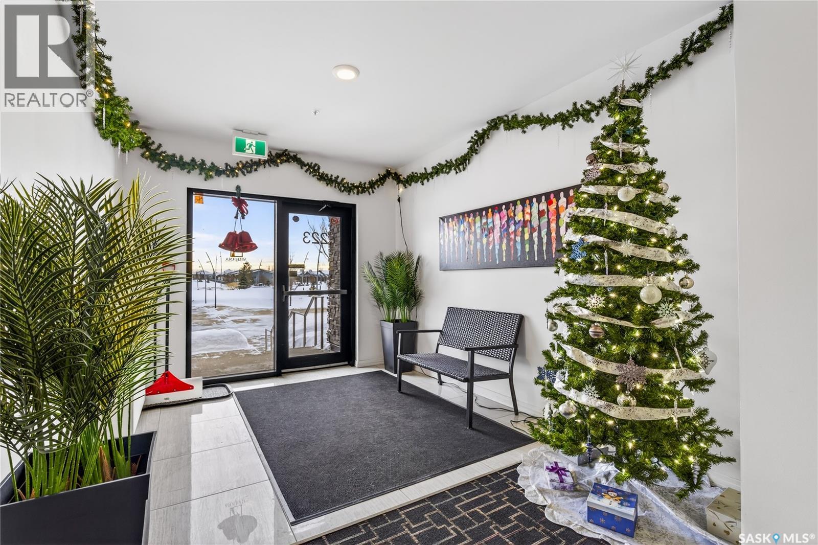 310 223 Evergreen SQUARE