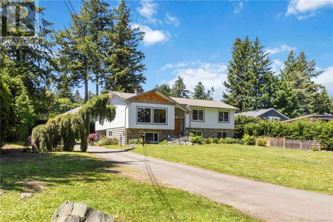 6310 Springlea Rd Central Saanich BC V8Z5Z4