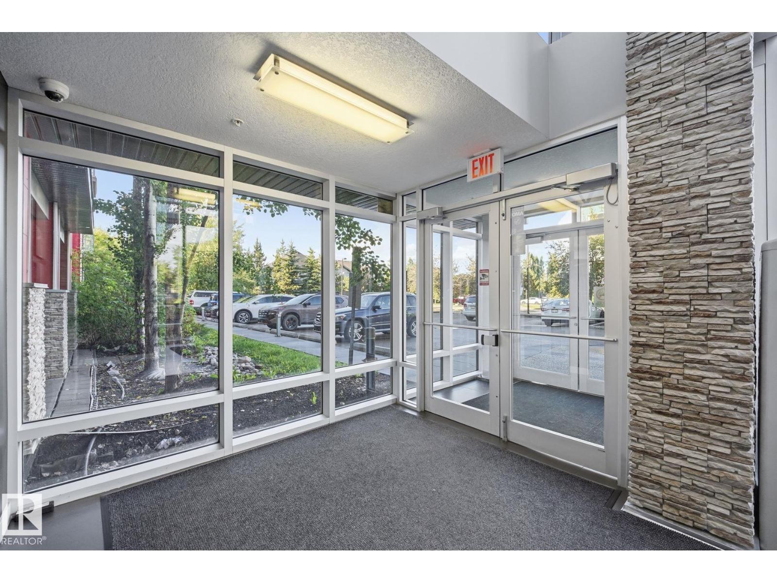#211 2590 ANDERSON WY SW