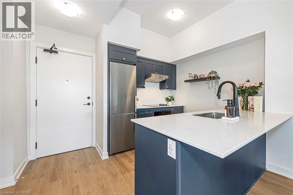 600 NORTH SERVICE Road Unit# 606