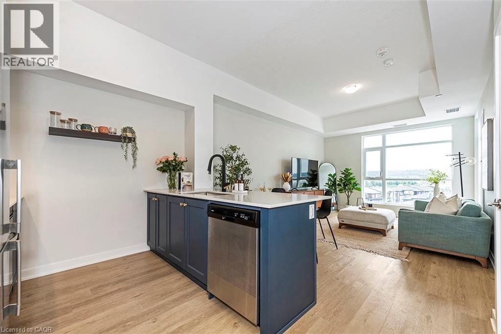 600 NORTH SERVICE Road Unit# 606