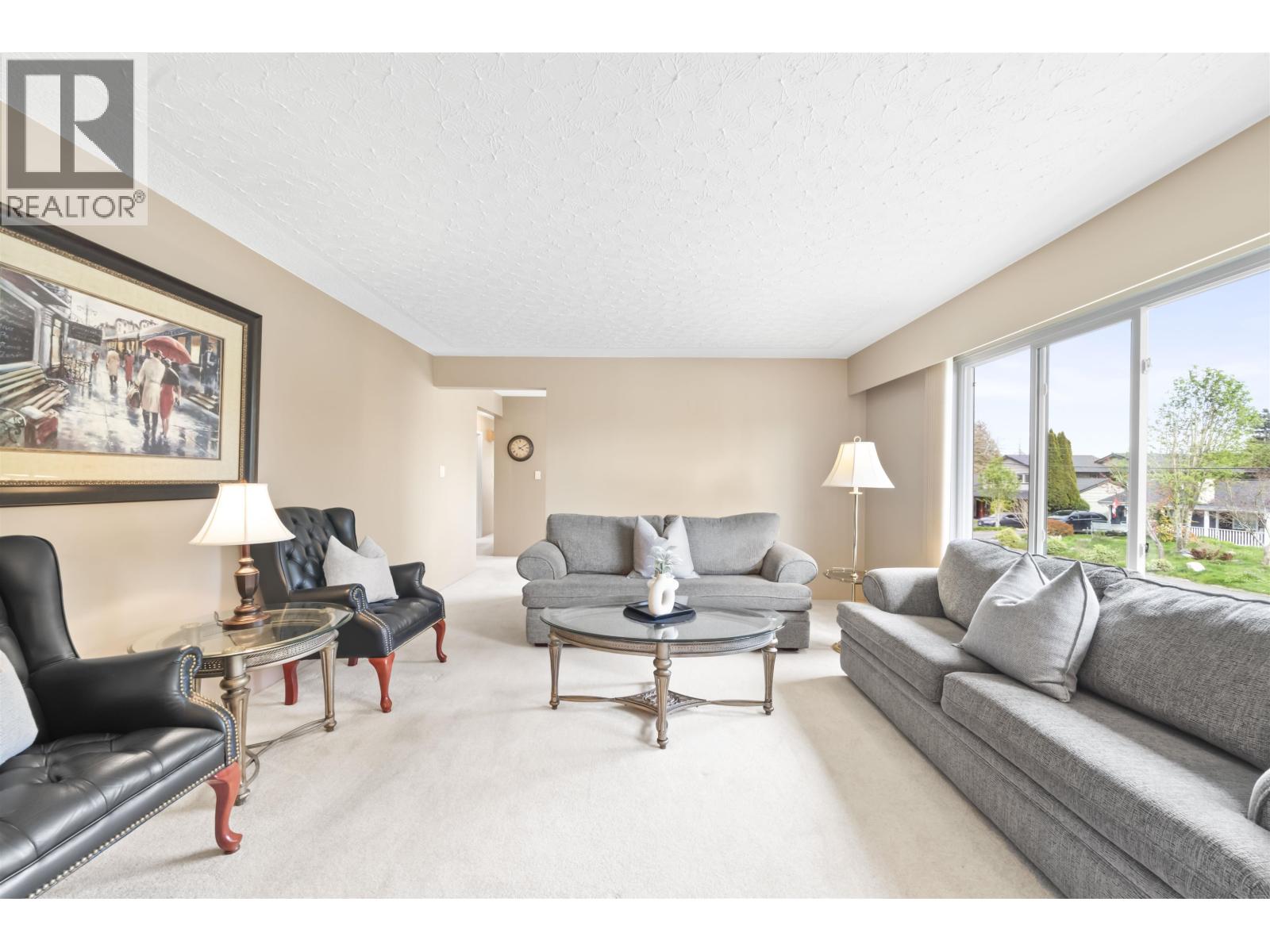 5251 CHAMBERLAYNE AVENUE