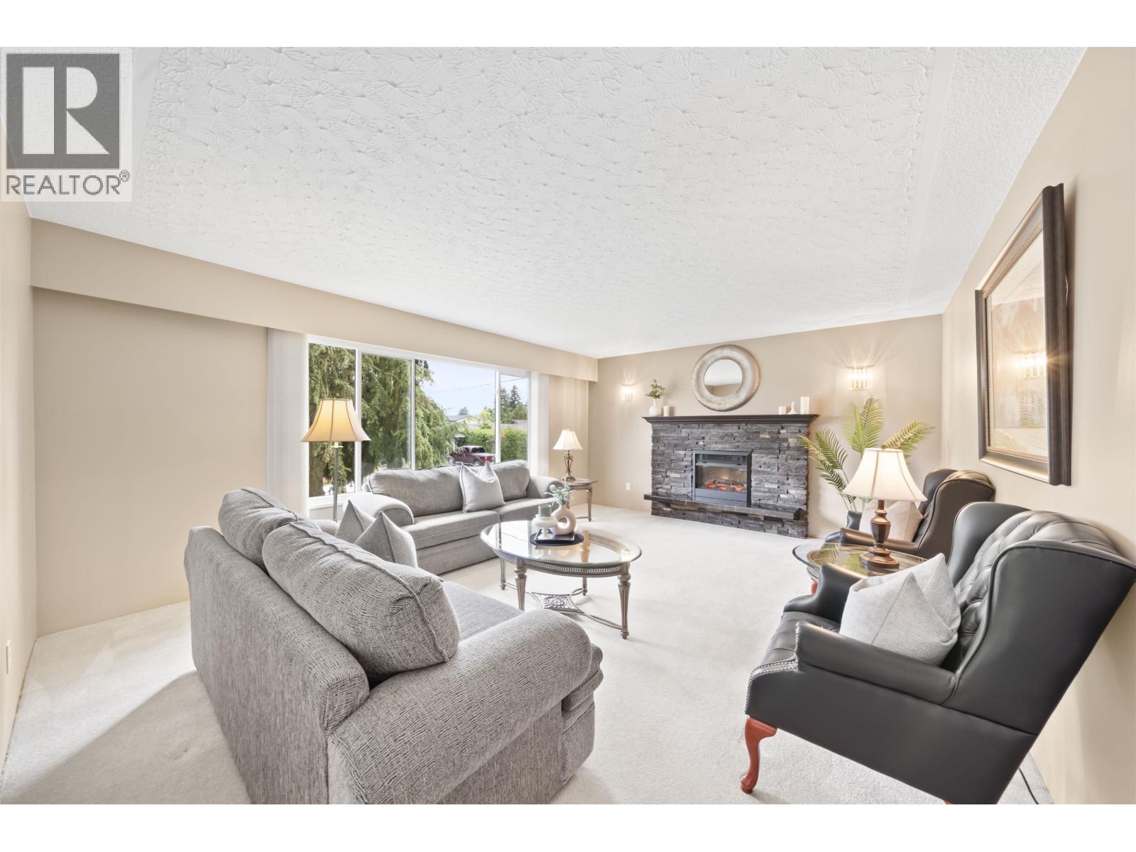 5251 CHAMBERLAYNE AVENUE