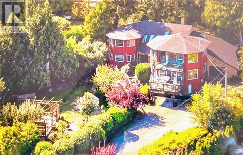 8626 Lochside Dr North Saanich BC V8L1M7