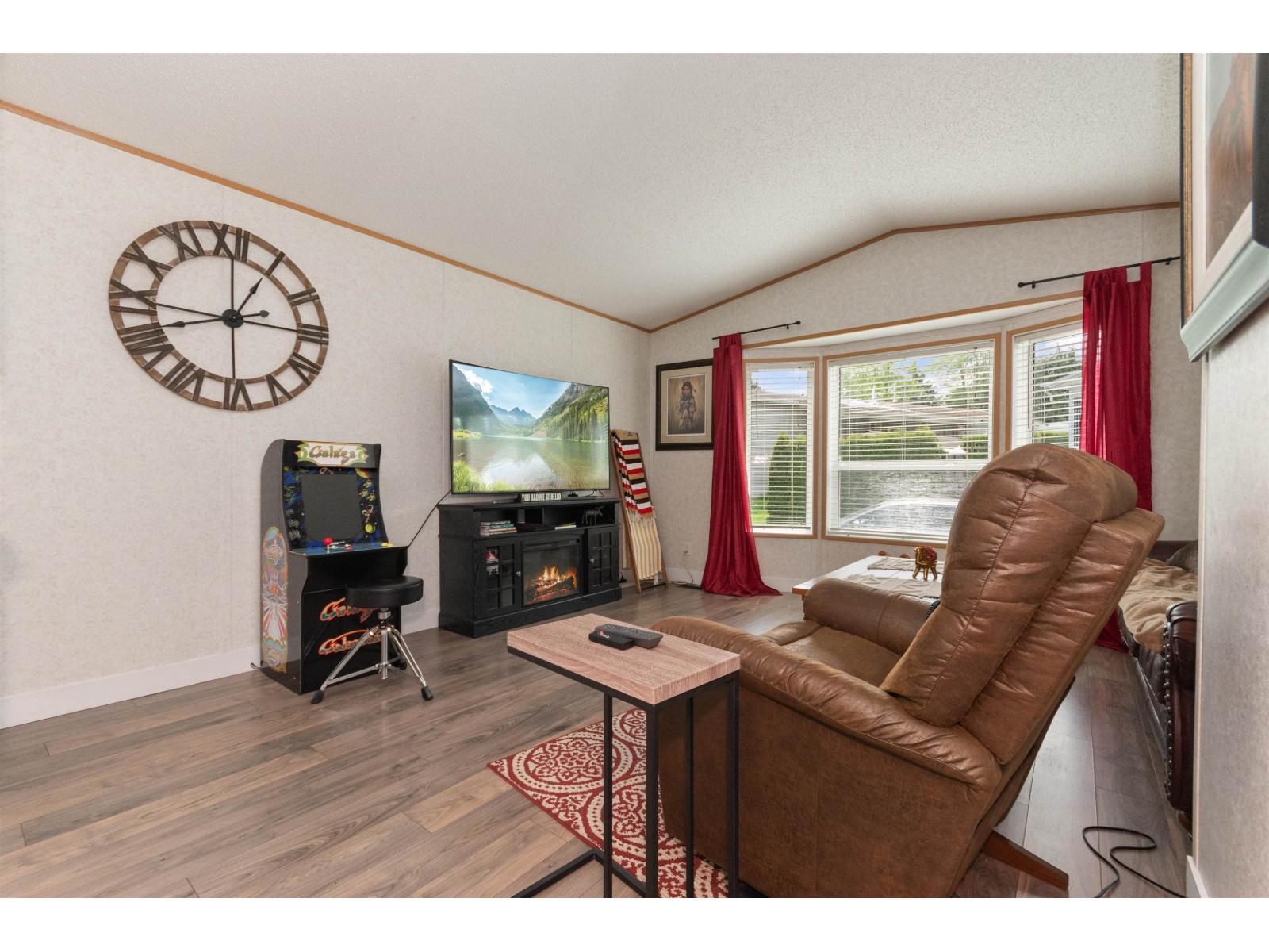 46 24330 FRASER HIGHWAY
