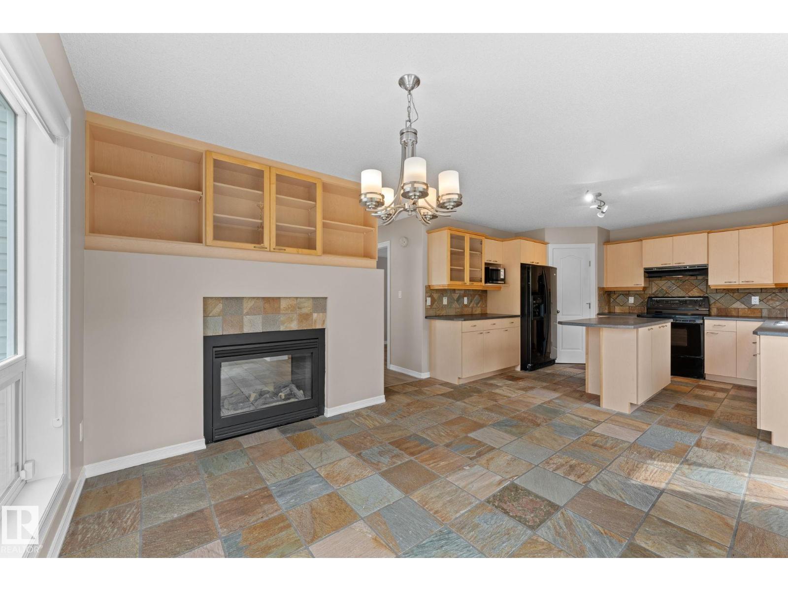 1611 FORBES WY NW