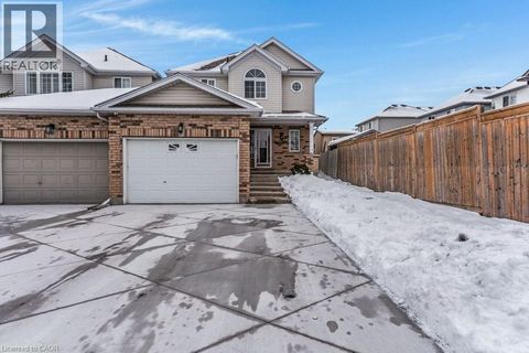 102 MARSTON Crescent Cambridge ON N3C4G4