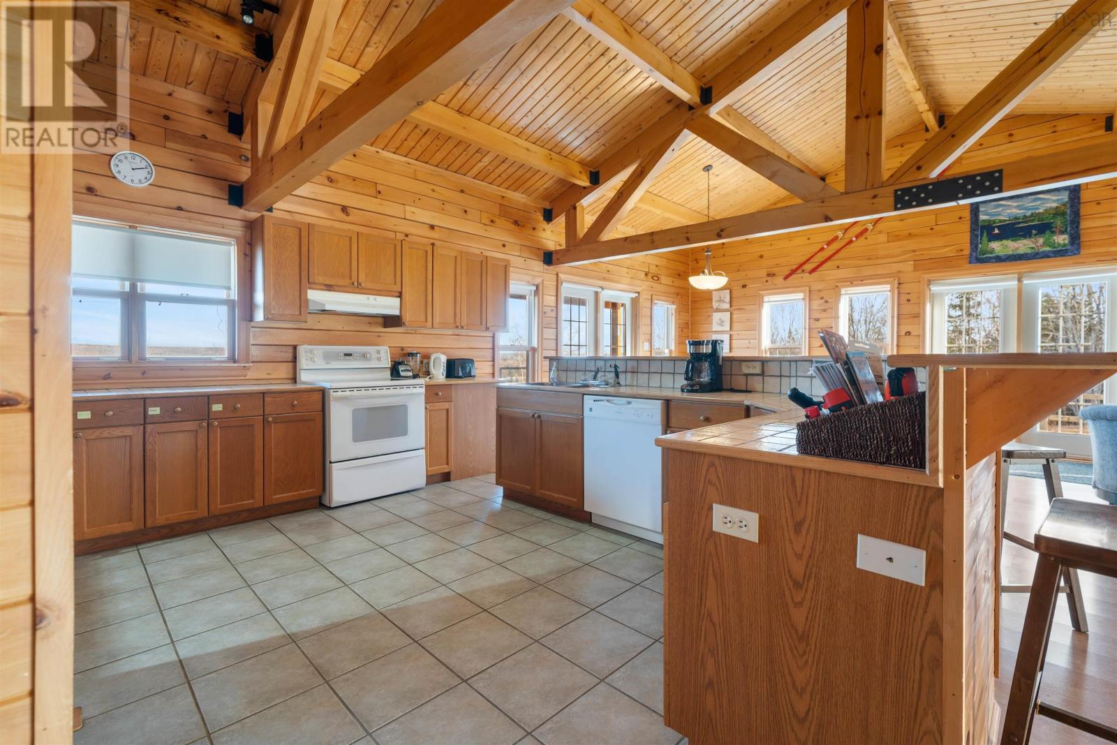 7600 Highway 7 Highway