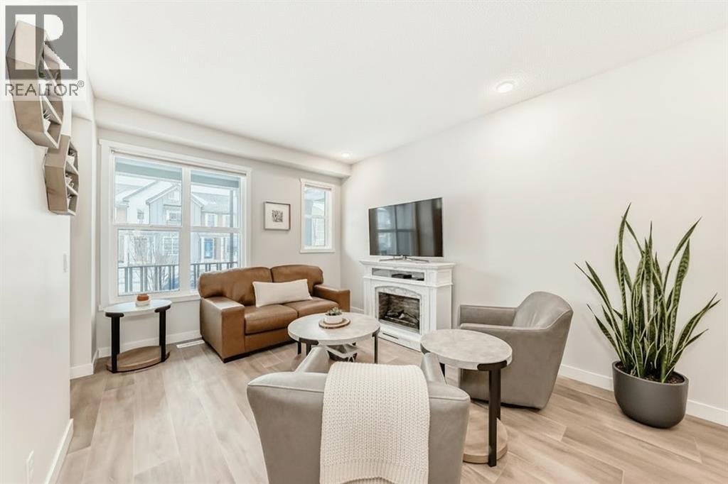 36 Carringvue Way NW