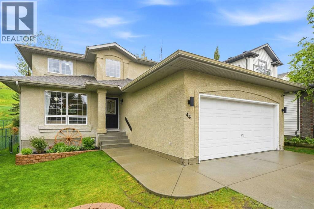 44 Gleneagles View