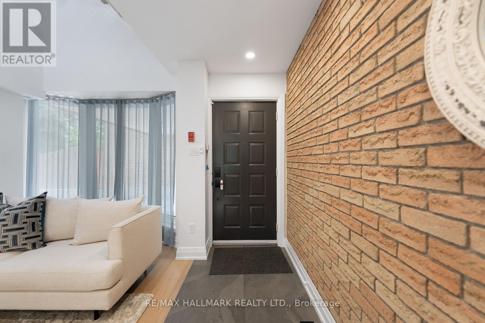 11 - 95 SUMMERHILL AVENUE