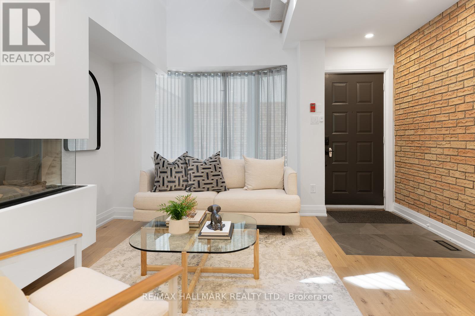 11 - 95 SUMMERHILL AVENUE