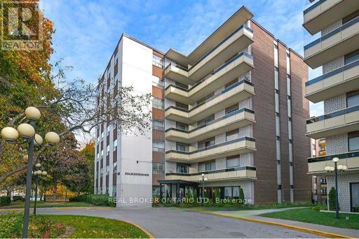 Photo 1 of 18 — 306 - 921 MIDLAND AVENUE Unit 306, Toronto (Eglinton East), ON M1K4G2