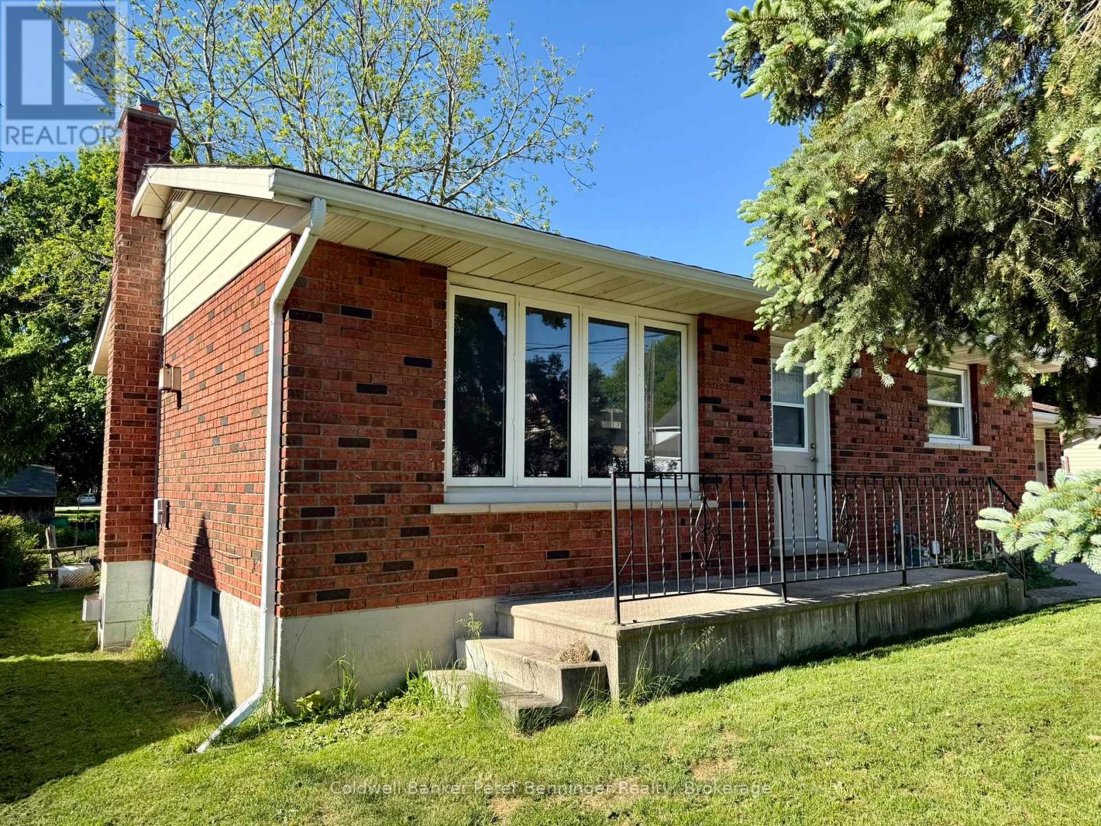 4 HURON STREET