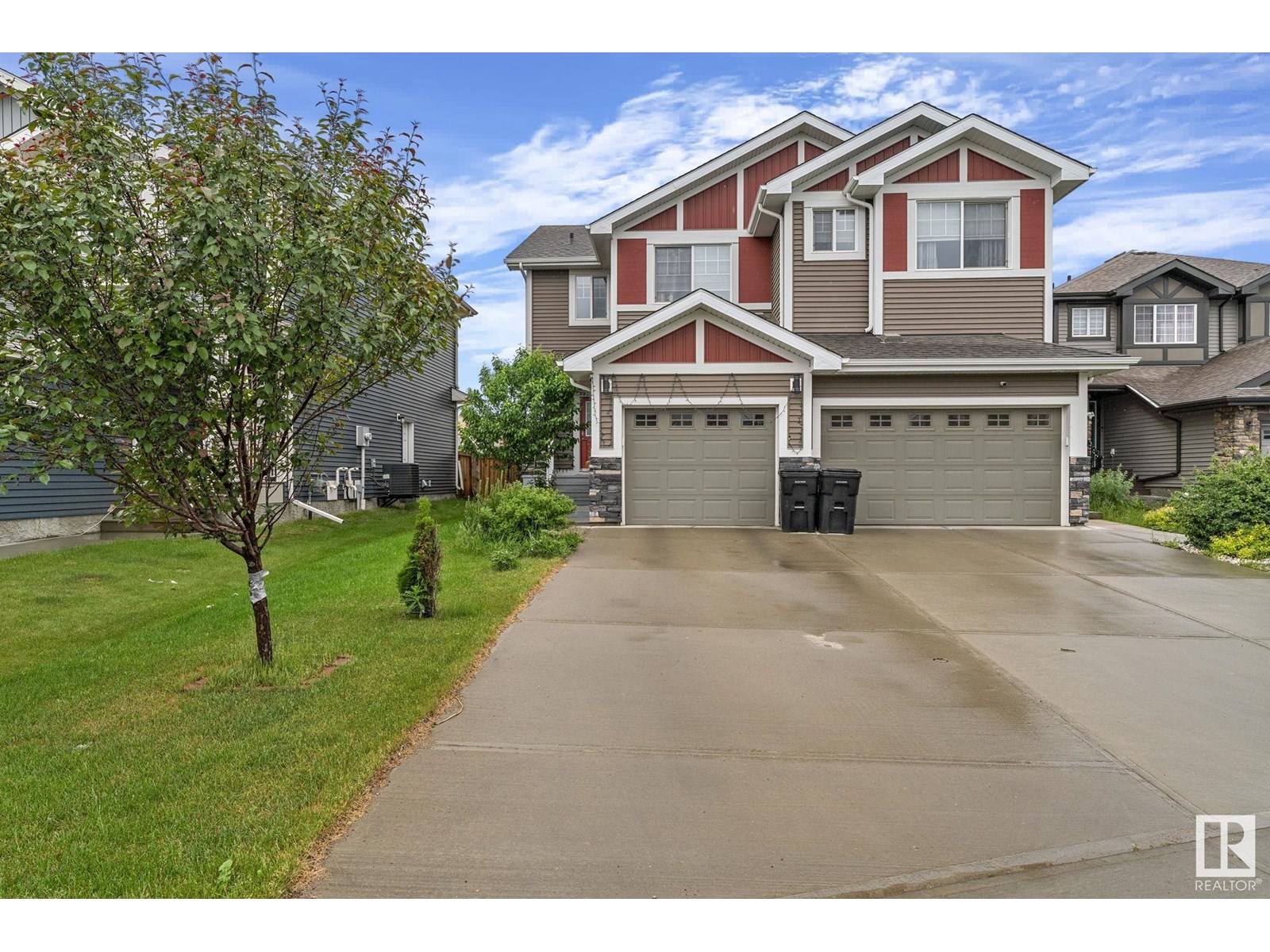 8812 223 ST NW NW