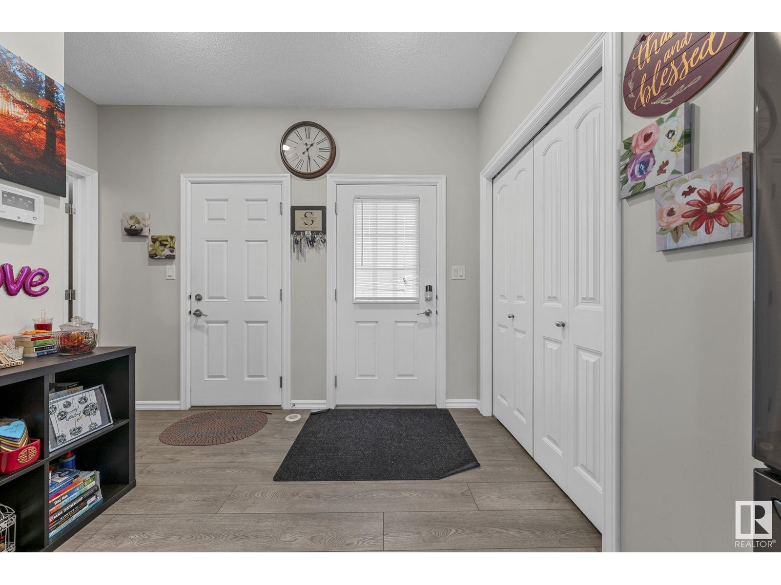8812 223 ST NW NW