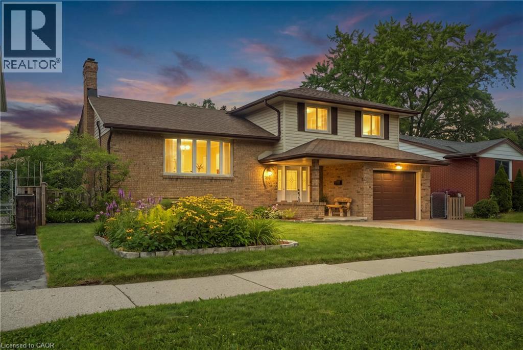 76 LOWER CANADA Crescent