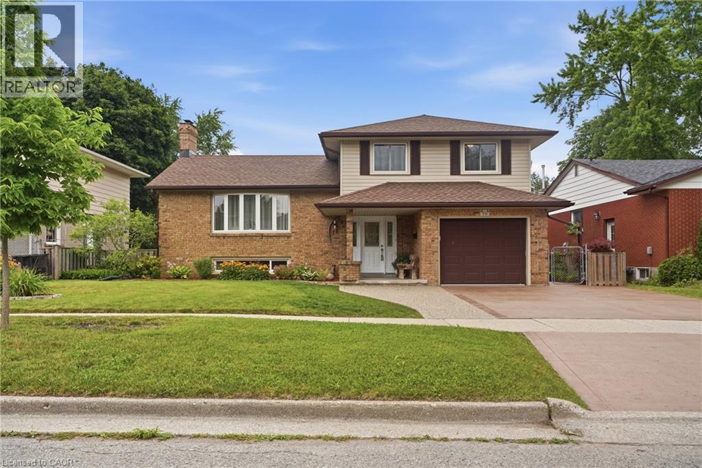 76 LOWER CANADA Crescent