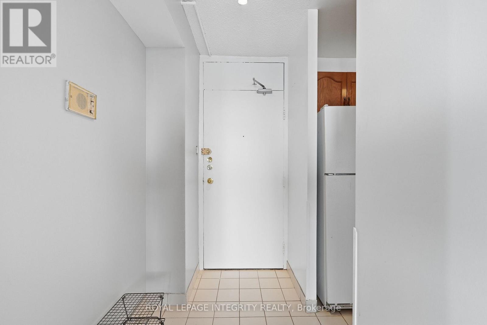 1110 - 2000 JASMINE CRESCENT